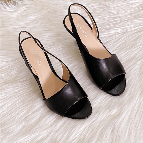 Nine West black asymmetrical heels size 6.5 - Picture 3 of 10